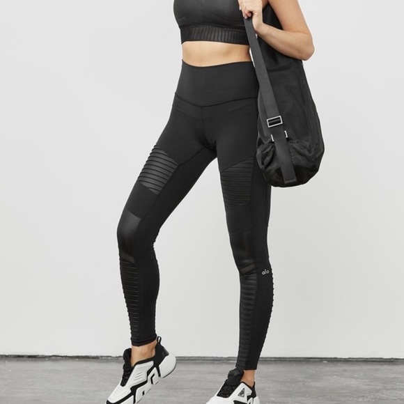 ALO Yoga Pants - ALO Black/Glossy Black Moto Leggings Size S (4-6)